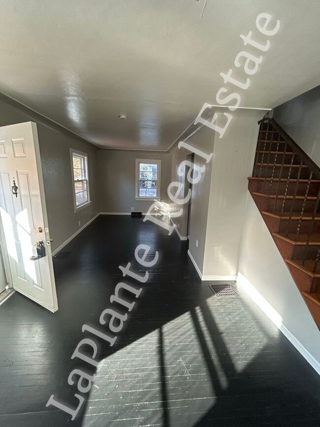 Building Photo - Charming 2-Bedroom Home in West Toledo – Updated and Move-In Ready!