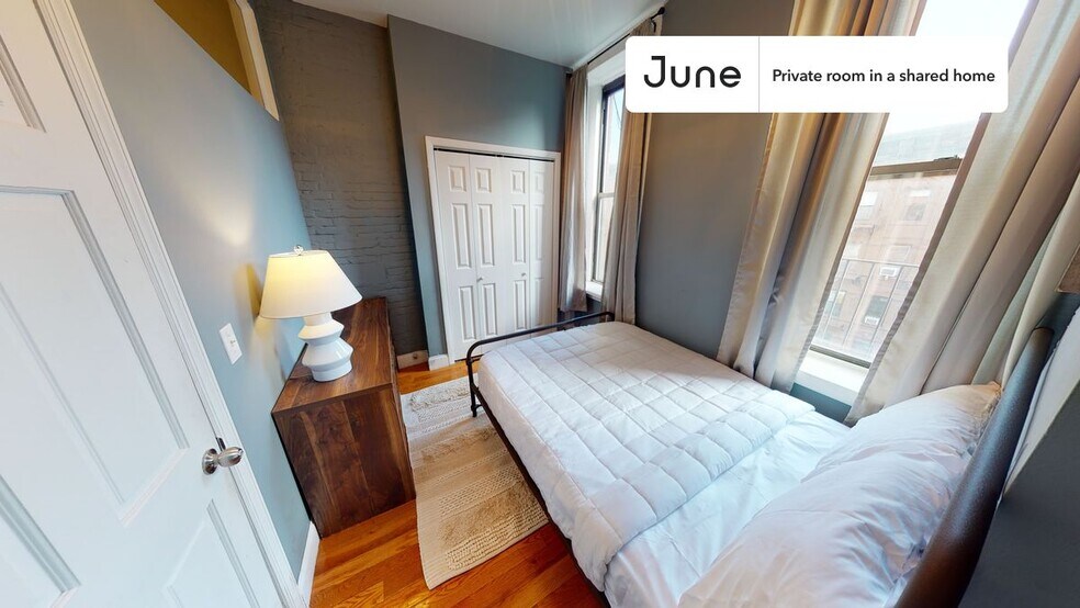 Building Photo - Room in Shared 2 bed/1 bath home