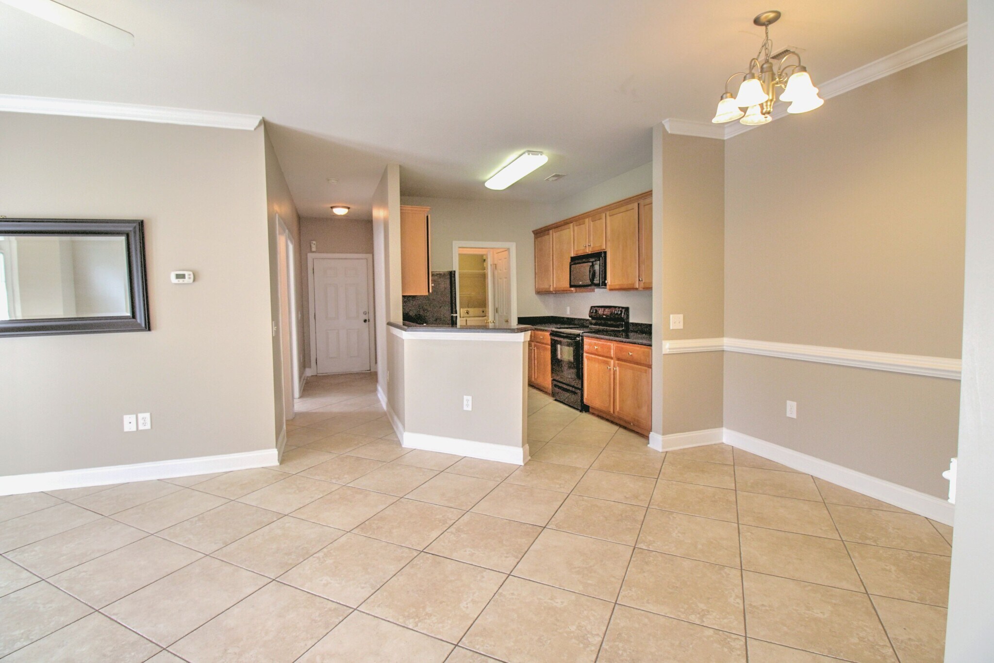 Building Photo - 2077 Silvercrest Dr