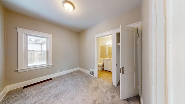 Building Photo - 4500 W 39th St