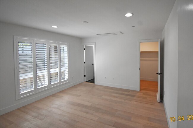 Building Photo - LuxurSmart Townhome with Solar | 3 Bed | 3.5 Bath | Built in 2021 | Walk to Sprouts/Dining