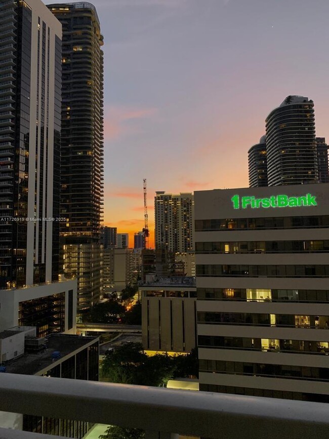 Building Photo - 951 Brickell Ave