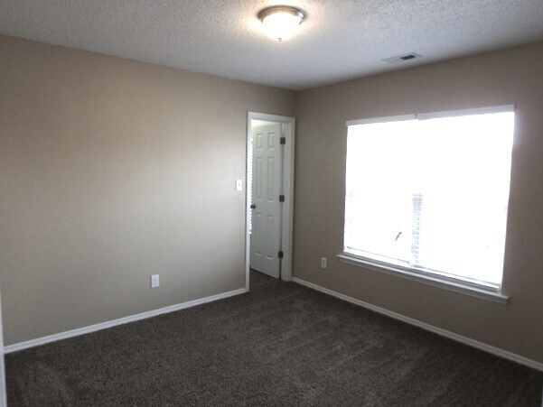 Building Photo - 3049 Buttonwood Ln