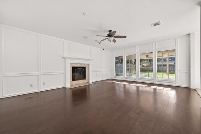 Building Photo - 2627 Double Lake Dr