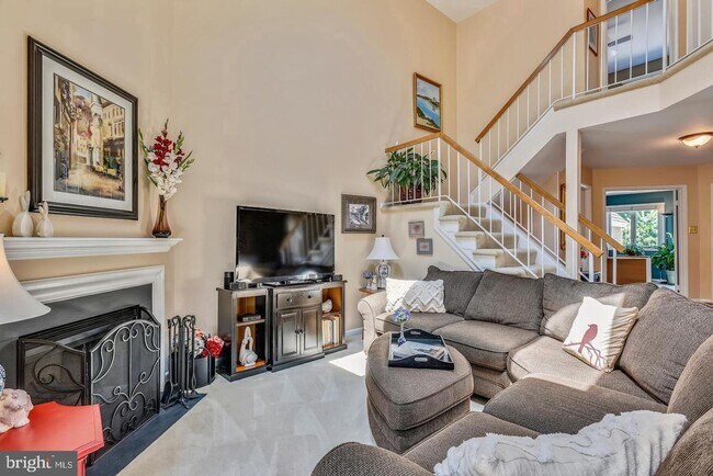 Building Photo - Experience elevated living in this beautifully renovated townhome nestled within the highly sough...