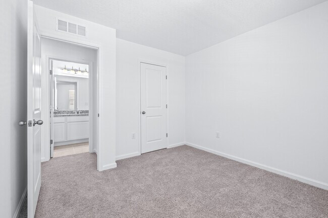 Building Photo - 3273 Vesara Dr