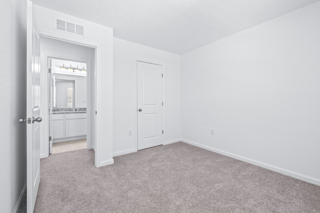 Building Photo - 3281 Vesara Dr