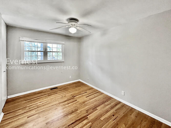 Building Photo - 3829 Captain Dr