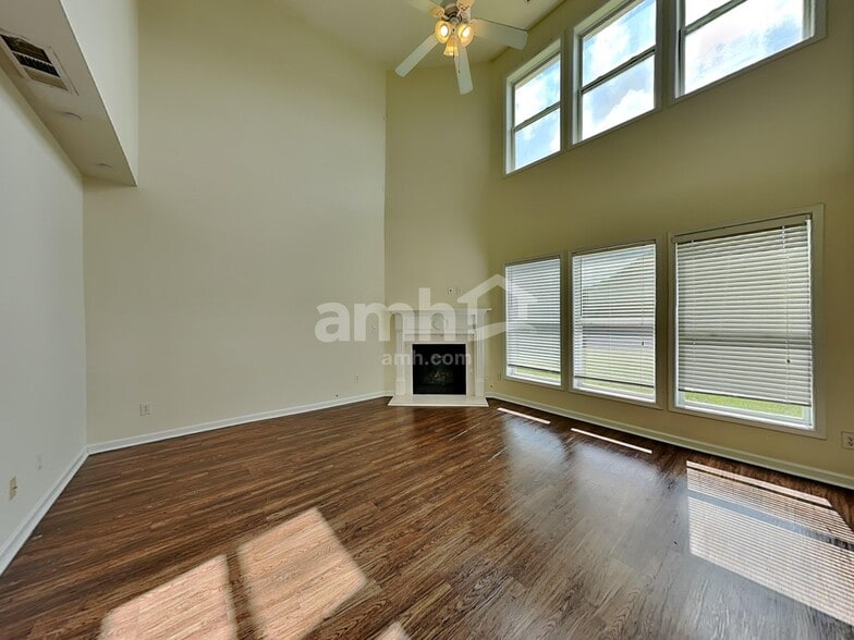 Building Photo - 3802 Uppark Dr