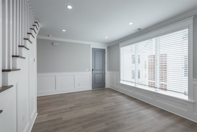 Building Photo - 3 Sanctuary Ct