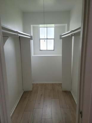 Building Photo - 13023 Maxim Dr