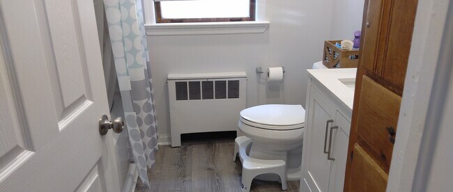 Building Photo - 98 Mearns Ave