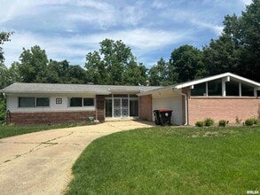 Building Photo - 1329 W Holly Hedges Dr