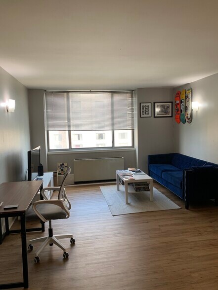 Common area - 600 E 8th St