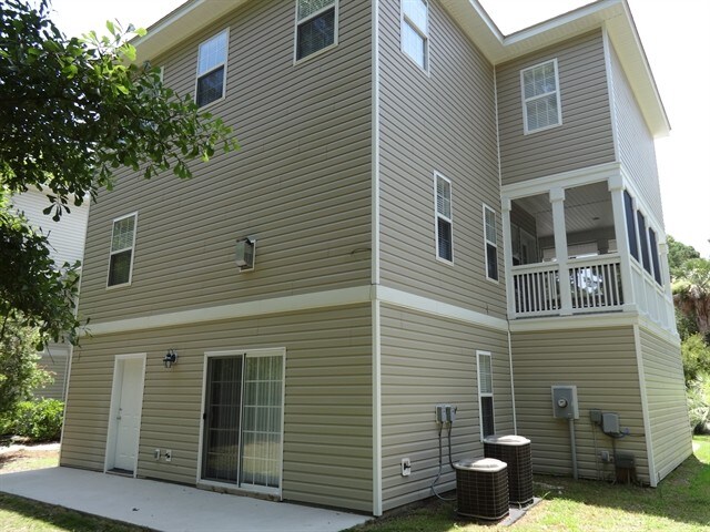 Building Photo - 12 Peregrine Dr