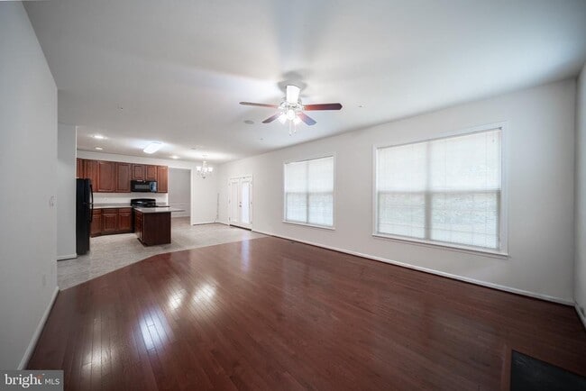 Building Photo - 7356 Tottenham Dr