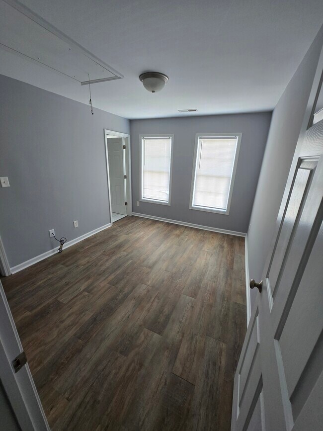 Building Photo - 650 Ganyard Farm Way