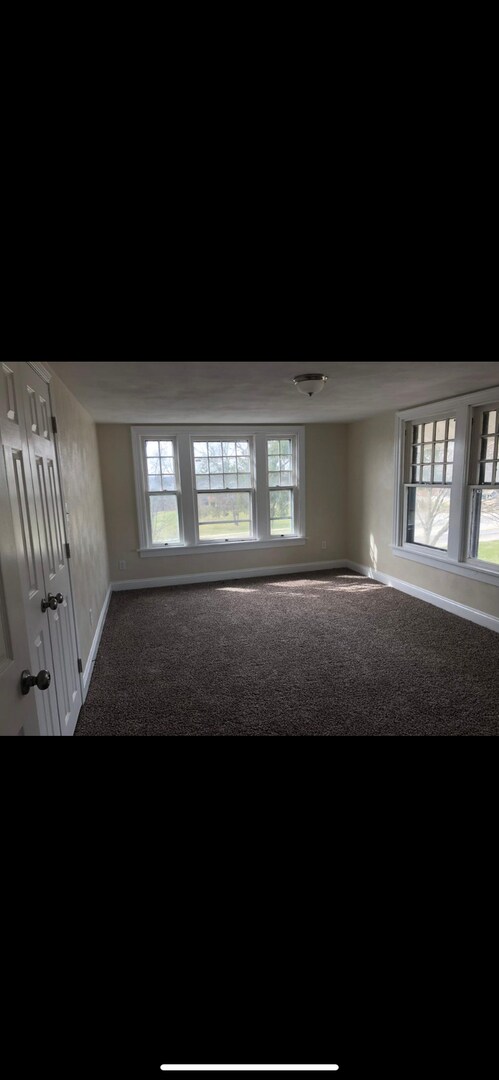 Building Photo - Check out this 3bdr, 2.5 bath home for rent