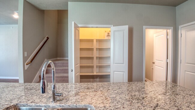 Building Photo - Spacious Townhome Available Now!