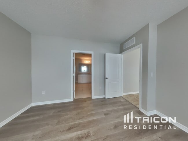 Building Photo - 2206 Rockmart Loop