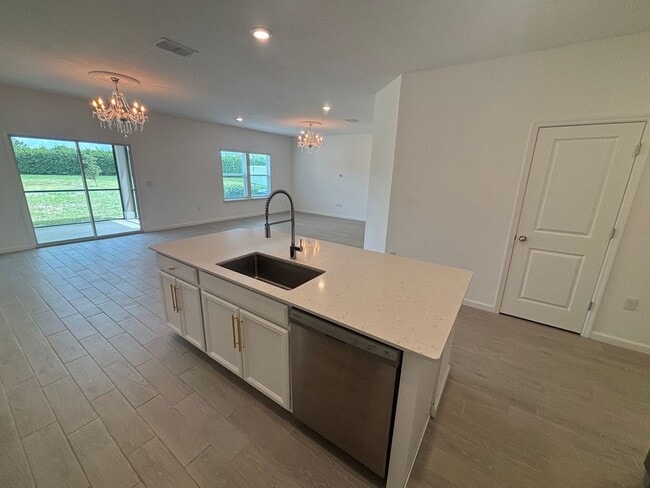 Building Photo - Stunning 3 Bedroom 2 Bath, Great Location! (Freedom Crossing Preserve)