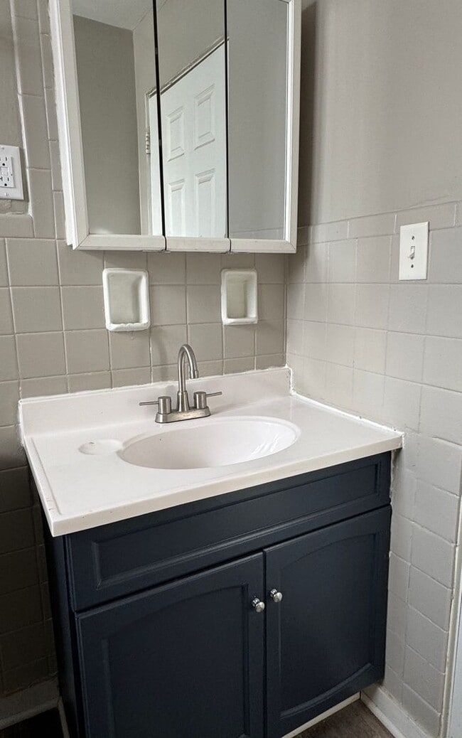 Building Photo - 4906 Baring Ave