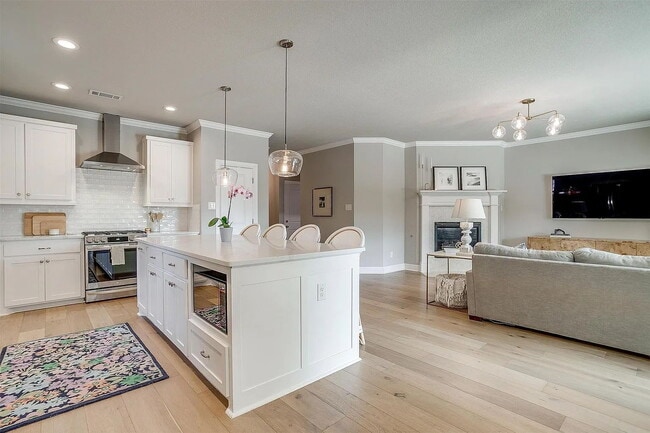 Building Photo - Newly Constructed 4 bed, 2 bath in desirab...
