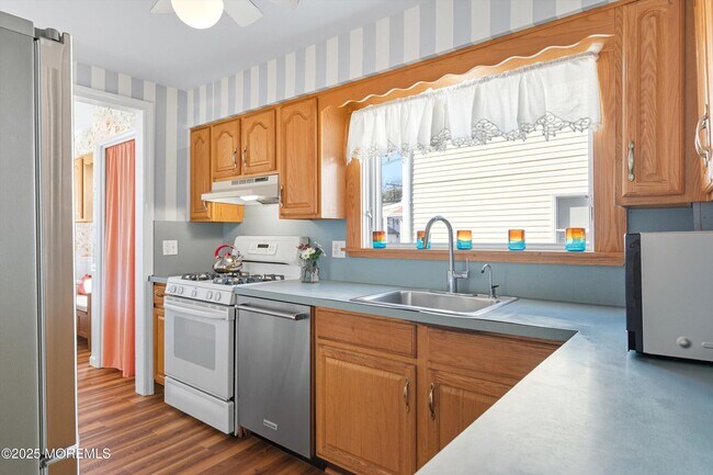 Building Photo - 425 Washington Ave