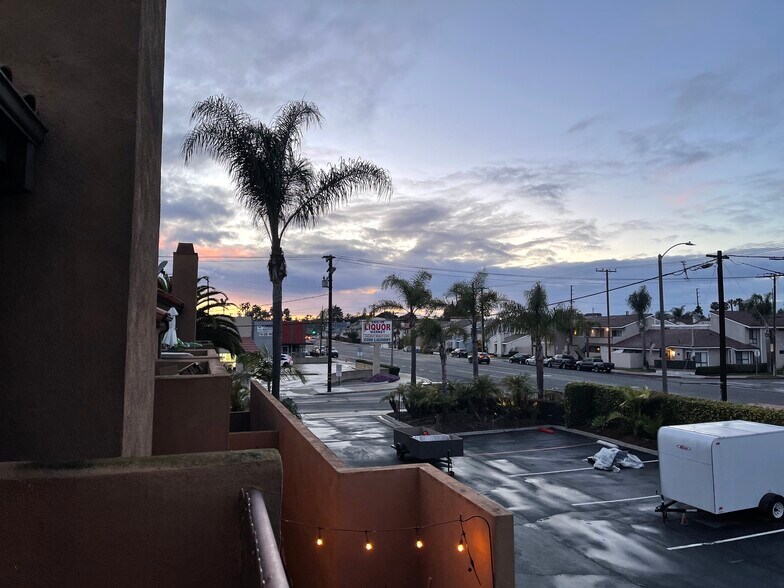 Building Photo - 305 Coral Reef Dr