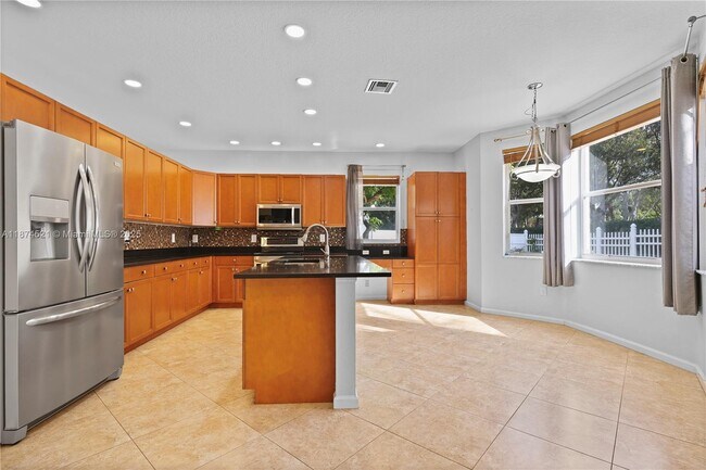 Building Photo - 2658 Sawyer Terrace