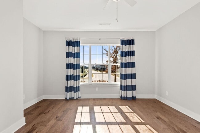 Building Photo - Former Model Home in the highly coveted Jackson Hills subdivision!