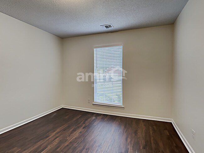 Building Photo - 161 Belle Grove Cir