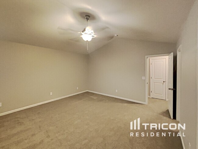 Building Photo - 4406 Oak Pointe Dr
