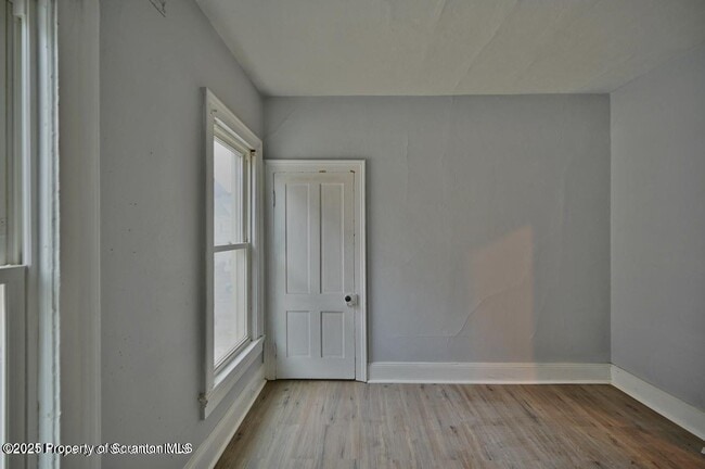 Building Photo - 1416 Capouse Ave