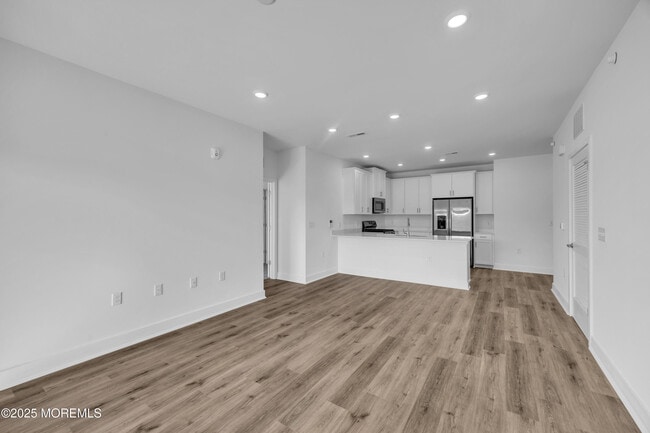 Building Photo - 28211 Radford Ct