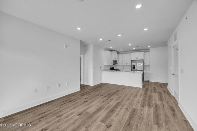 Building Photo - 28311 Radford Ct