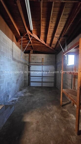 Building Photo - 5433 Oliver St S