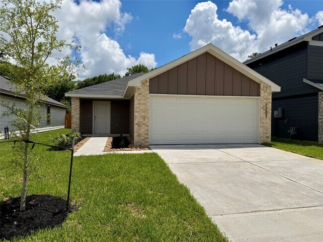 Building Photo - 11627 Ruffian Dr