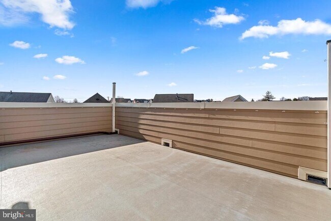 Building Photo - 9134 Kenway Ln