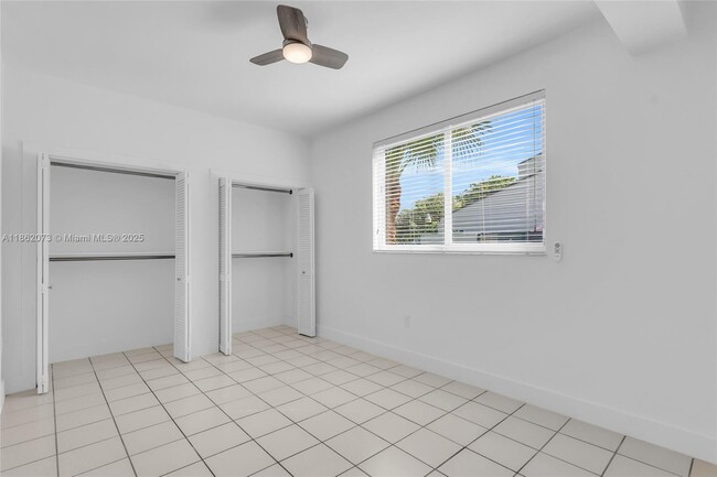 Building Photo - 9131 Fontainebleau Blvd