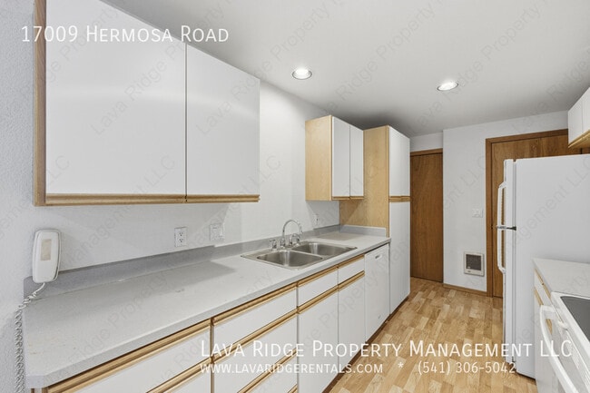 Building Photo - 17009 Hermosa Rd