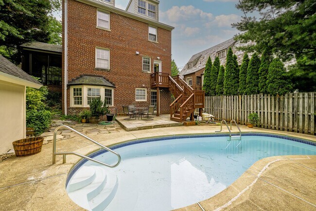 Building Photo - NW DC - Timeless Elegance Meets Modern Comfort in AU Park (with Pool!)