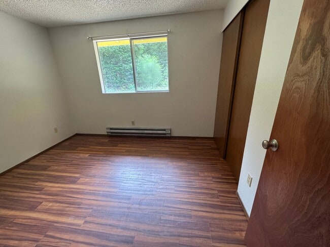 Building Photo - 3 Bed/1 Bath +Garage & Shop, Marblemount