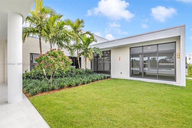 Building Photo - 16699 Botaniko Dr N