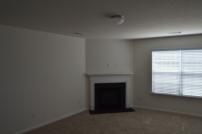 Building Photo - 117 Quail Springs Rd