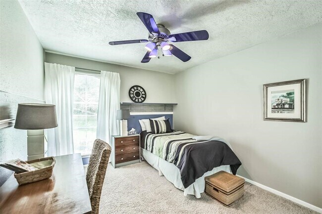 Building Photo - 6911 Sprigg St