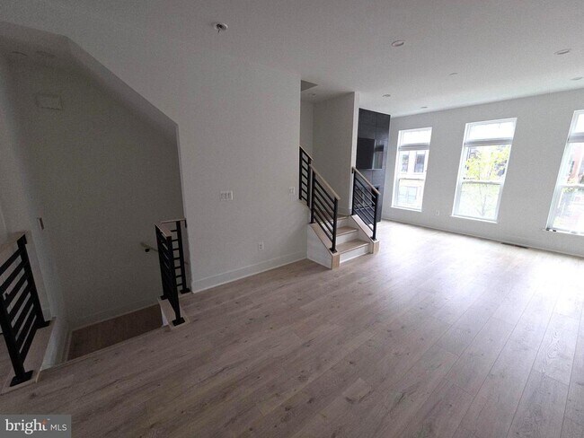 Building Photo - 5337 ZENITH OVERLOOK Dr