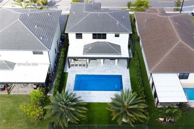 Building Photo - 4335 SW 174th Ave