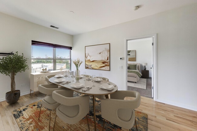 Building Photo - 1155 W Roosevelt Rd