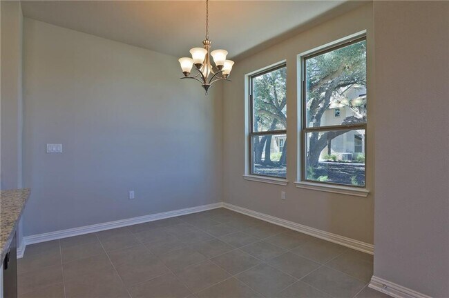 Building Photo - 13800 Lyndhurst St
